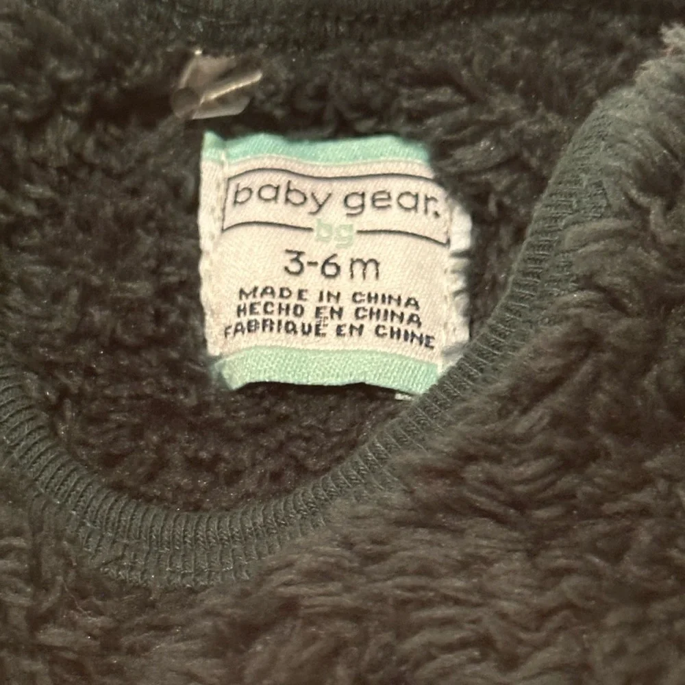 💥 $5 if bundled - 3 - 6 month BABY GEAR Fuzzy Winter Body Suit Super Soft